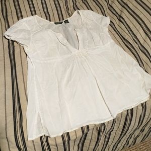 Beautiful white Eddie Bauer embroidered top